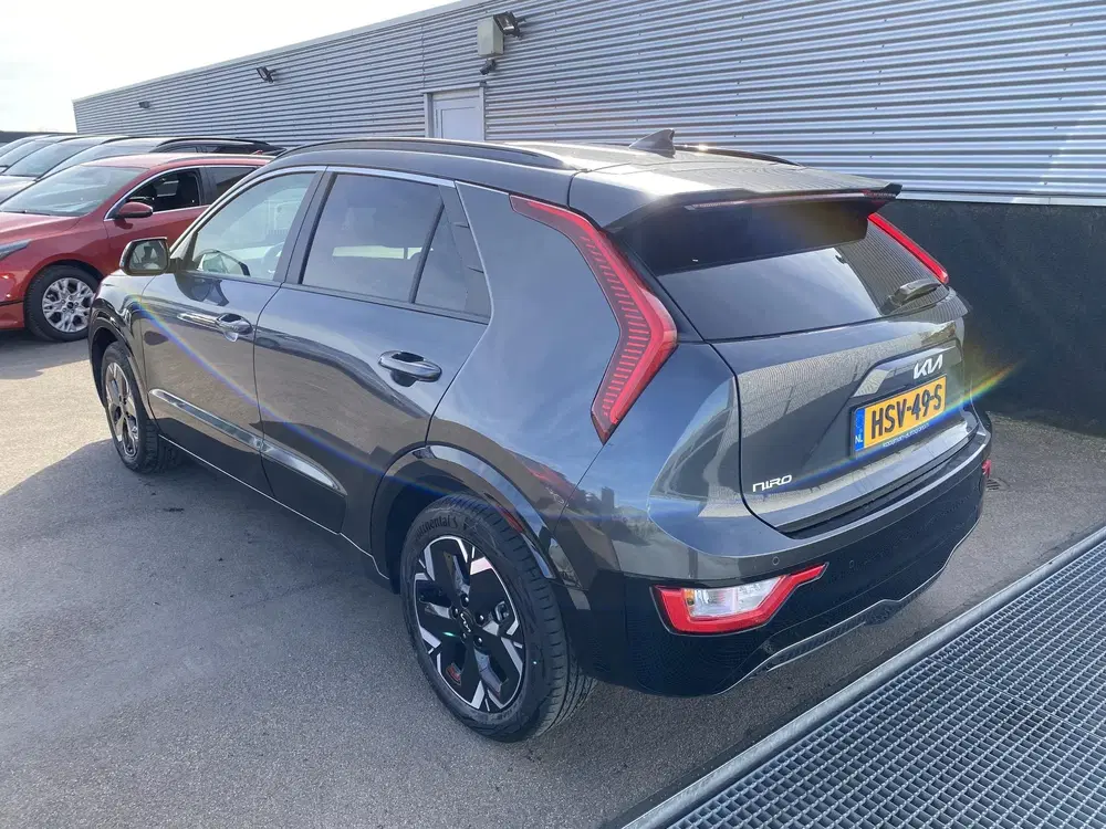 Kia Niro Light Advanced 64.8 kWh Nederlandse auto uit 2025, foto 3
