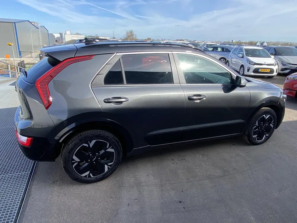 Kia Niro Light Advanced 64.8 kWh Nederlandse auto uit 2025, foto 9