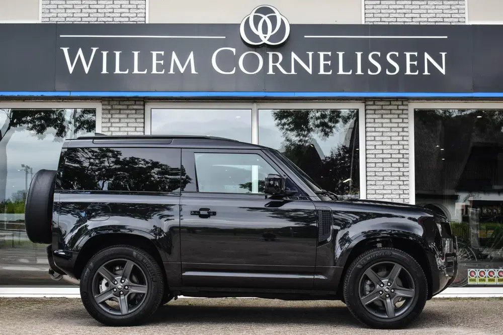 Land Rover Defender 3.0 D200 90 MHEV SE 90 Trekhaak Meridian uit 2022, foto 3