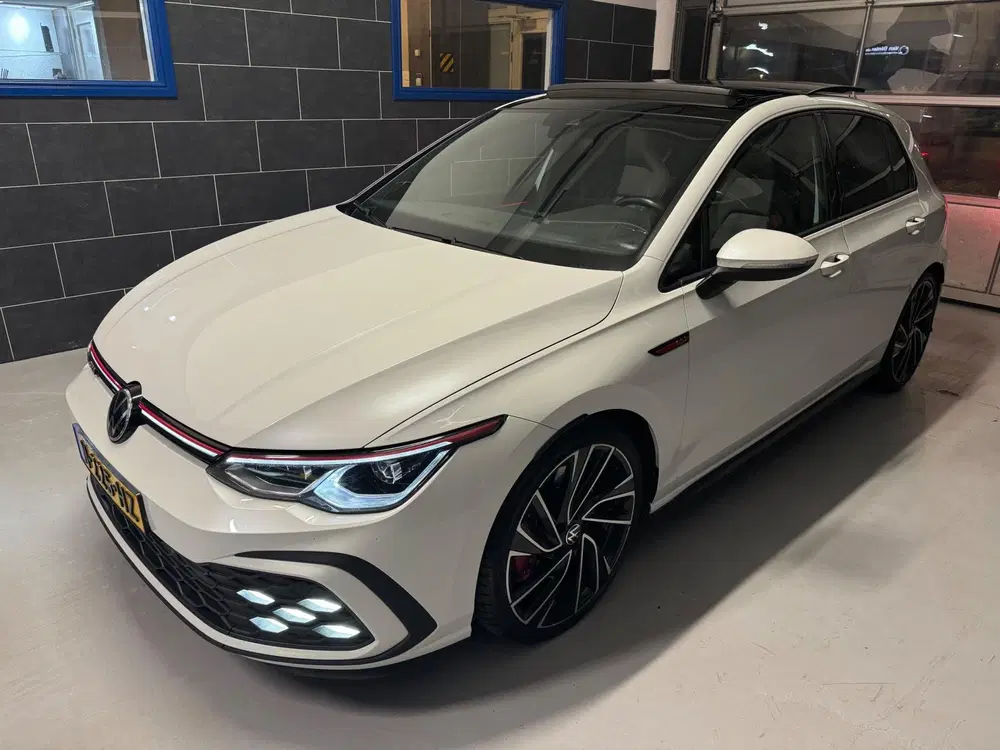 Volkswagen Golf 2.0 TSI GTI uit 2021, foto 2