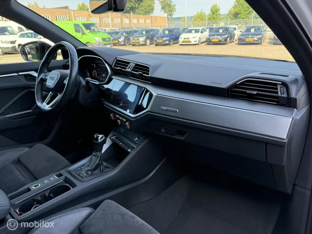 Audi Q3 35 TFSI S-Line RSQ3 Pakket uit 2021, foto 15