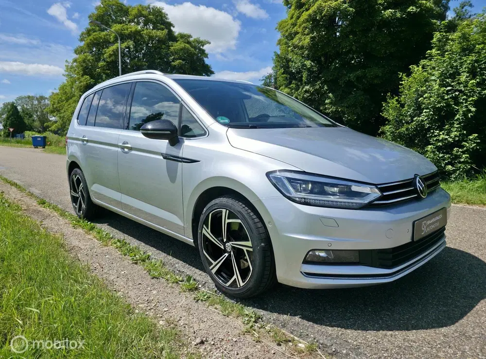 Volkswagen Touran 1.5 TSI R-Line uit 2020, foto 4