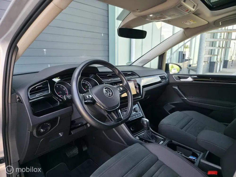 Volkswagen Touran 1.5 TSI R-Line uit 2020, foto 7