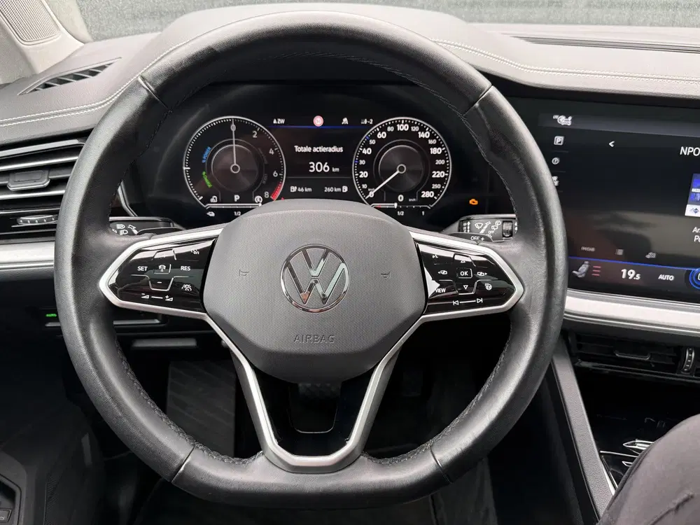 Volkswagen Touareg 3.0 TSi eHybrid 4MOTION (bj 2023) uit 2023, foto 8
