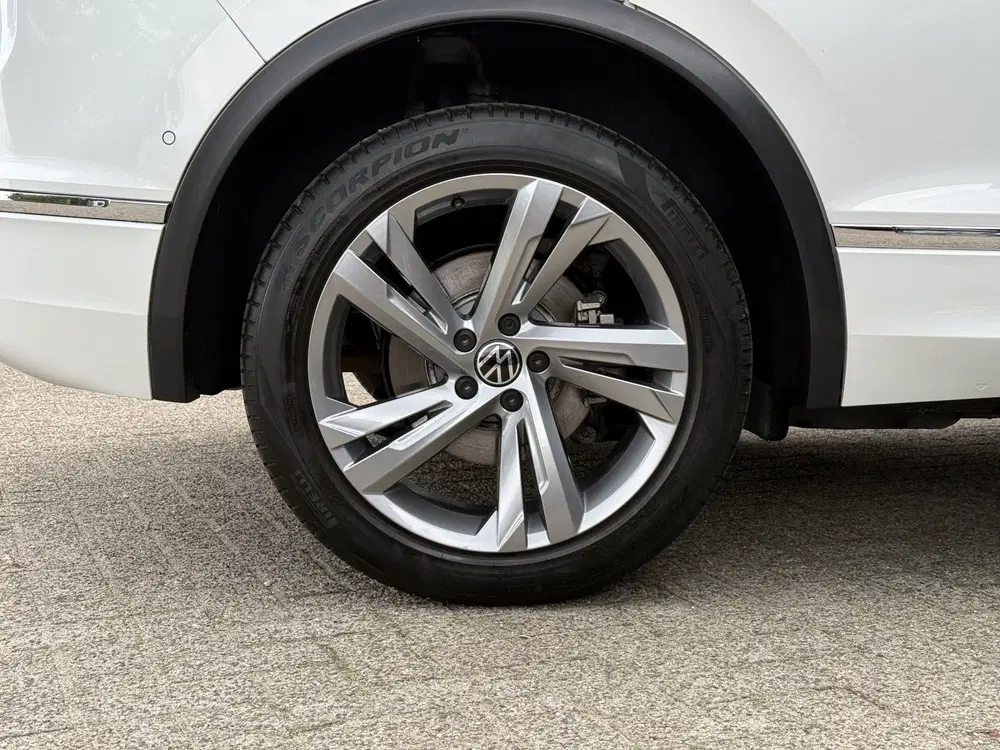 Volkswagen Tiguan 1.4 TSI eHybrid R-Line Business+ uit 2023, foto 15
