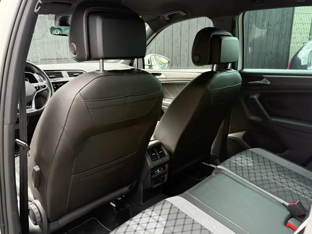 Volkswagen Tiguan 1.4 TSI eHybrid R-Line Business+ uit 2023, foto 8