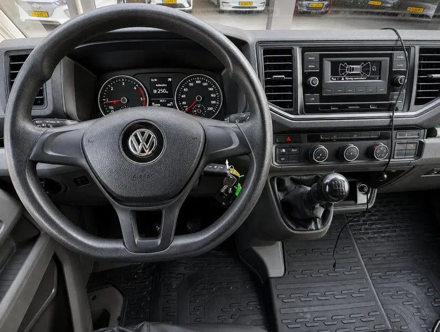 Volkswagen Crafter 35 2.0 TDI L3H3 Highline uit 2021, foto 3