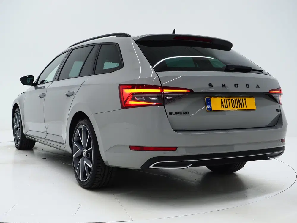 Skoda Superb 1.4 TSI iV Sportline uit 2023, foto 3