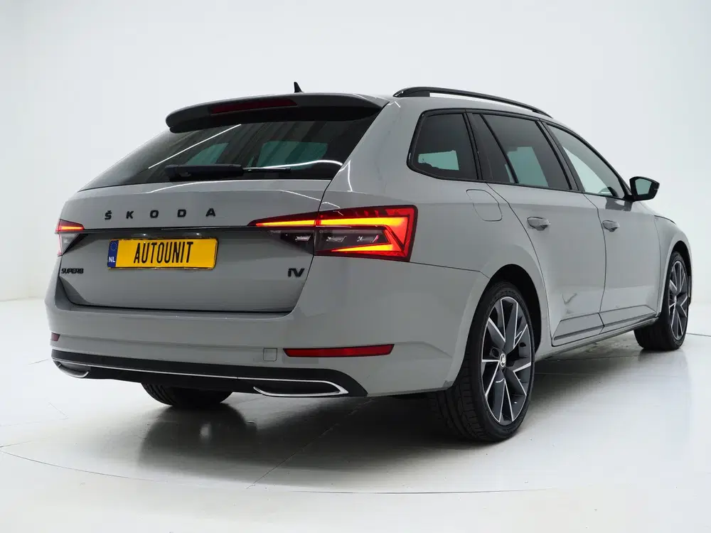 Skoda Superb 1.4 TSI iV Sportline uit 2023, foto 9