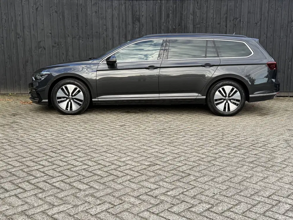 Volkswagen Passat 1.4 TSI PHEV GTE Business uit 2022, foto 2