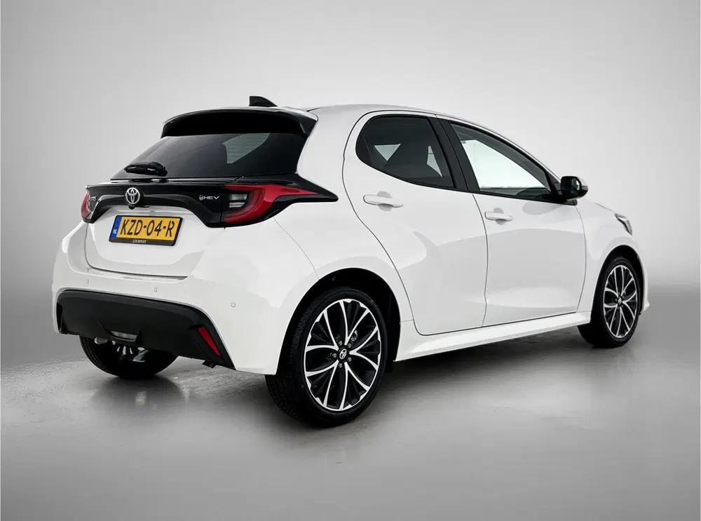 Toyota Yaris 1.5 Hybrid 115 Dynamic 2900 uit 2026, foto 2