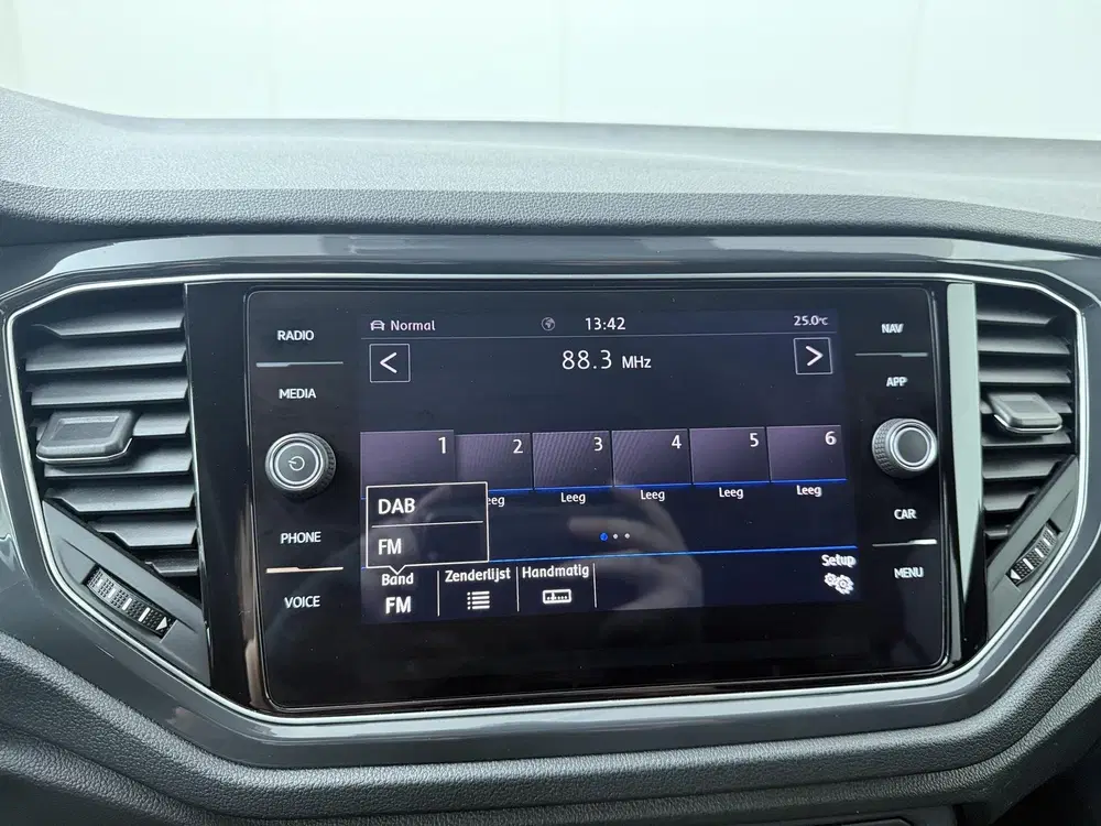 Volkswagen T-Roc 1.5 TSI Sport Business R uit 2020, foto 13