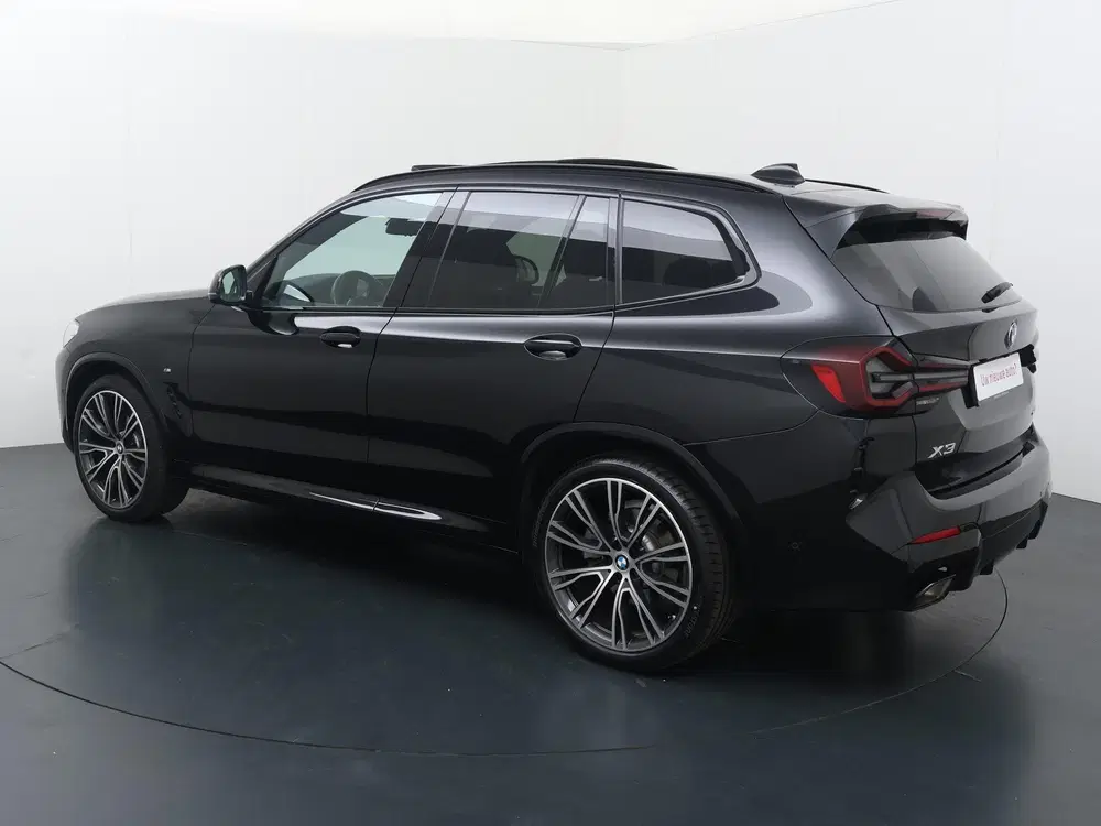 BMW X3 xDrive20i High Executive uit 2022, foto 5