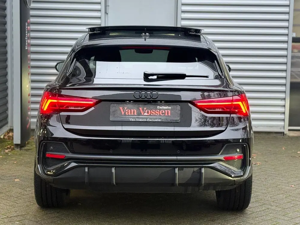 Audi Q3 35 TFSI 3X S-line uit 2021, foto 11
