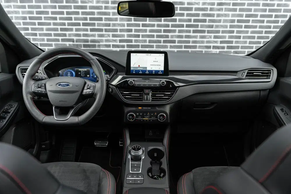 Ford Kuga 2.5 PHEV ST-Line X uit 2022, foto 2