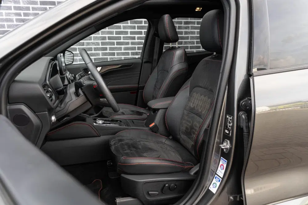 Ford Kuga 2.5 PHEV ST-Line X uit 2022, foto 4