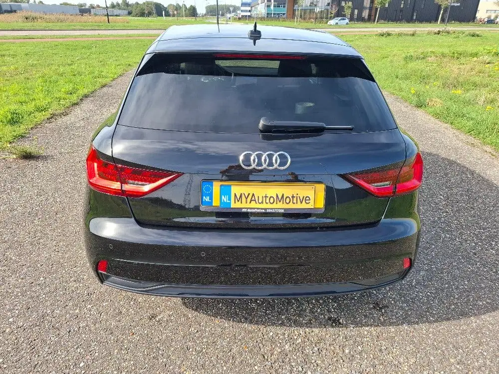 Audi A1 30 TFSI S line uit 2024, foto 2