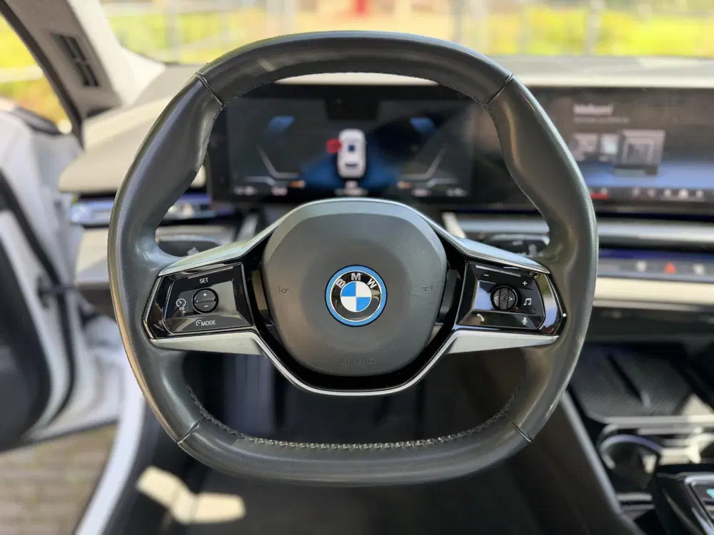 BMW i5 eDrive40 Business Edition 84 kWh uit 2024, foto 10