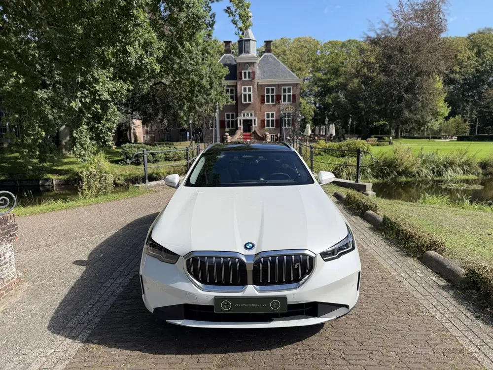 BMW i5 eDrive40 Business Edition 84 kWh uit 2024, foto 3