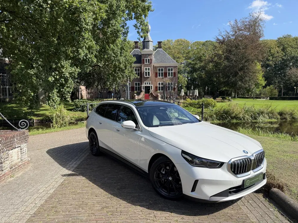 BMW i5 eDrive40 Business Edition 84 kWh uit 2024, foto 4