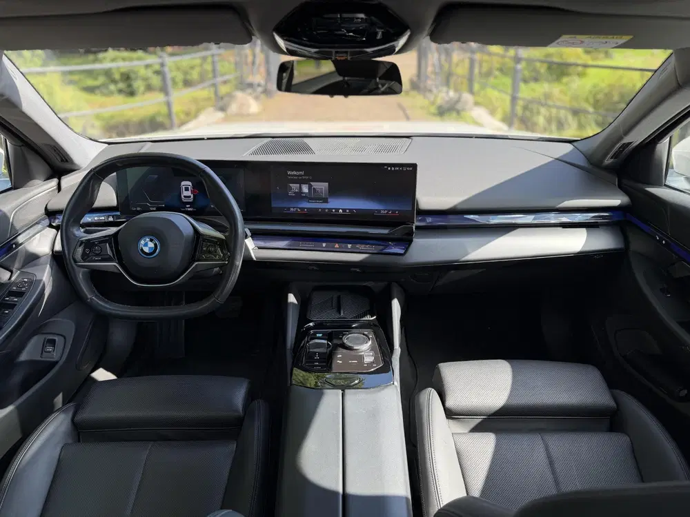 BMW i5 eDrive40 Business Edition 84 kWh uit 2024, foto 5