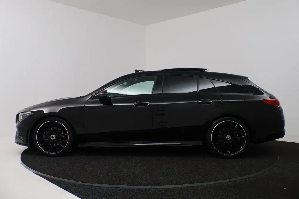 Mercedes-Benz CLA 180 AMG Line (PANORA uit 2022, foto 2