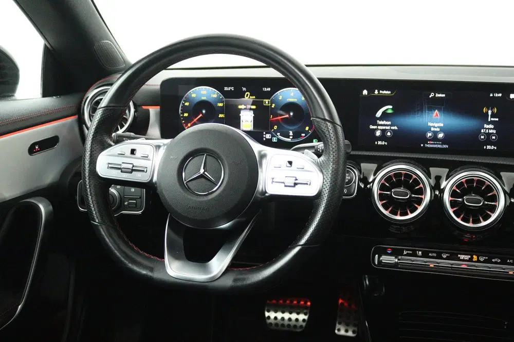 Mercedes-Benz CLA 180 AMG Line (PANORA uit 2022, foto 3