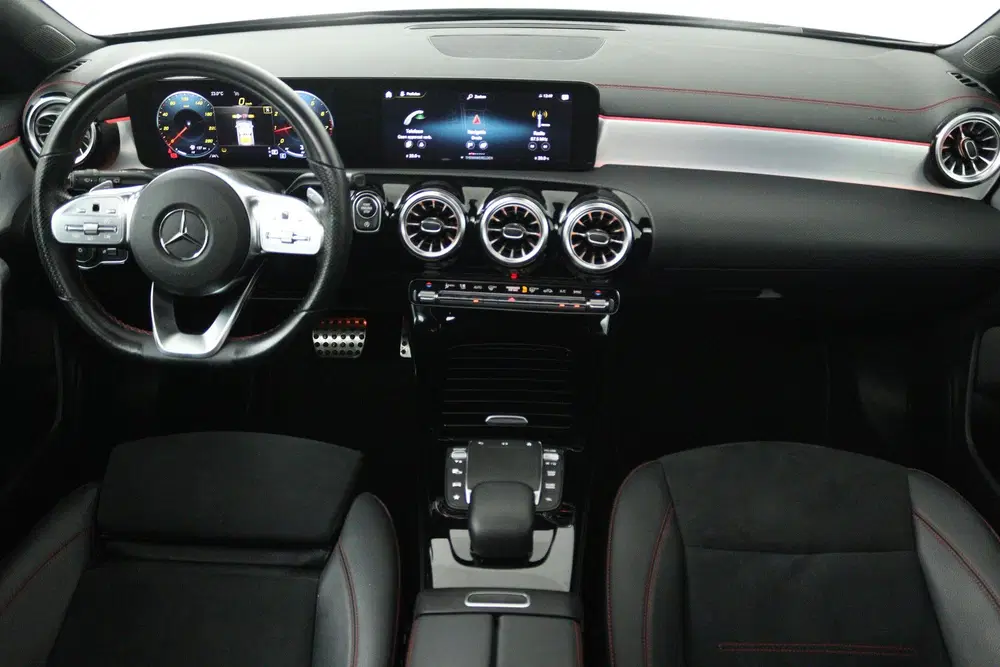 Mercedes-Benz CLA 180 AMG Line (PANORA uit 2022, foto 4