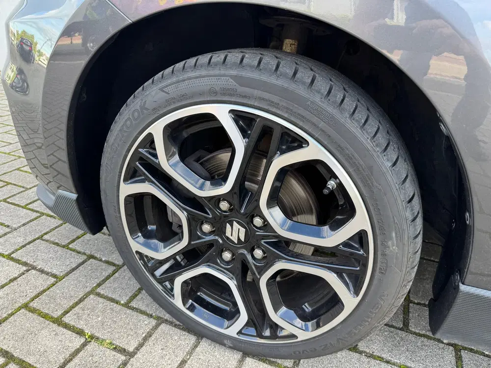 Suzuki Swift 1.4 Sport CLIMAT CAR PLAY CRUISE STL VERW uit 2019, foto 2