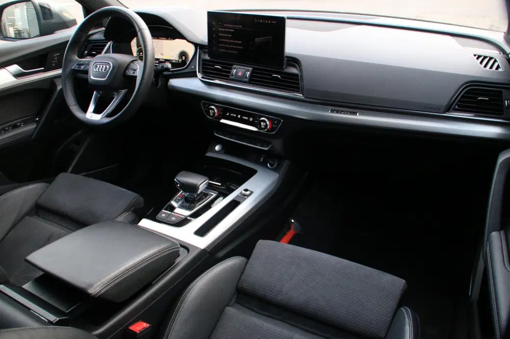 Audi Q5 55 TFSI e S-LINE PANO-DAK LUCHTVERING uit 2021, foto 13