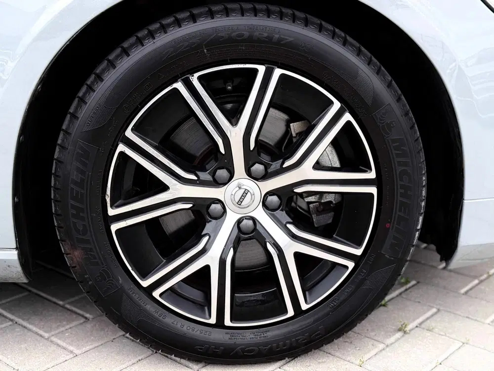 Volvo V60 2.0 B4 Core uit 2023, foto 12