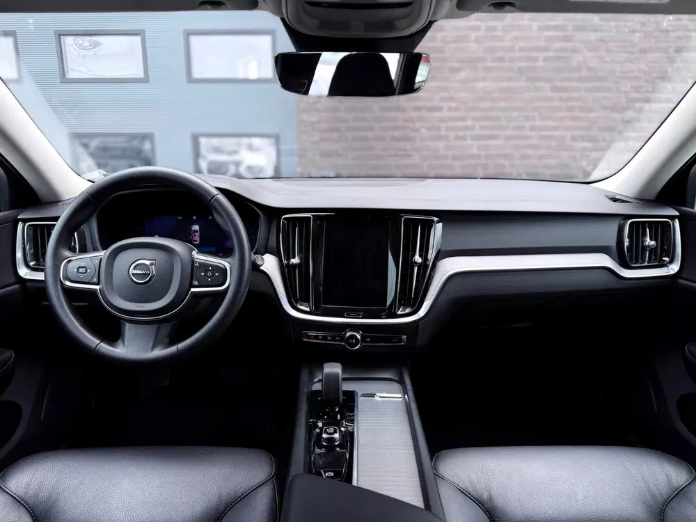 Volvo V60 2.0 B4 Core uit 2023, foto 15