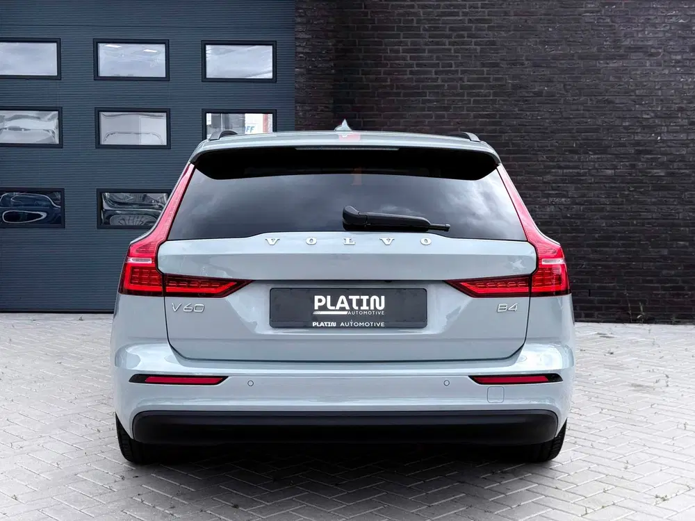 Volvo V60 2.0 B4 Core uit 2023, foto 5