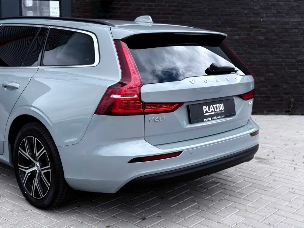 Volvo V60 2.0 B4 Core uit 2023, foto 7