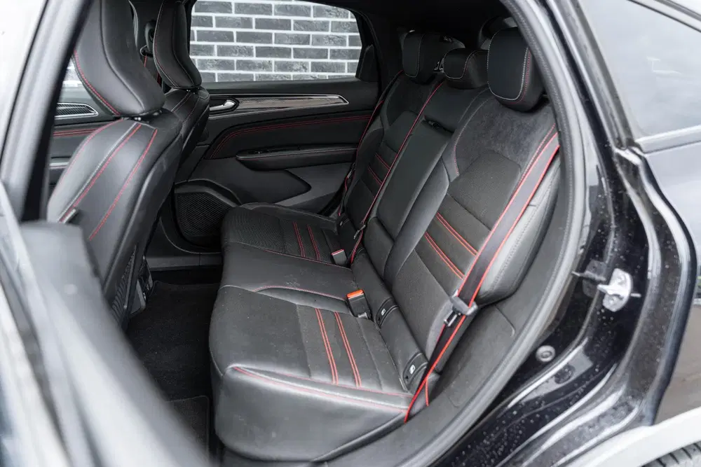 Renault Arkana 1.6 E-Tech Hybrid 145 R.S. Line uit 2022, foto 11