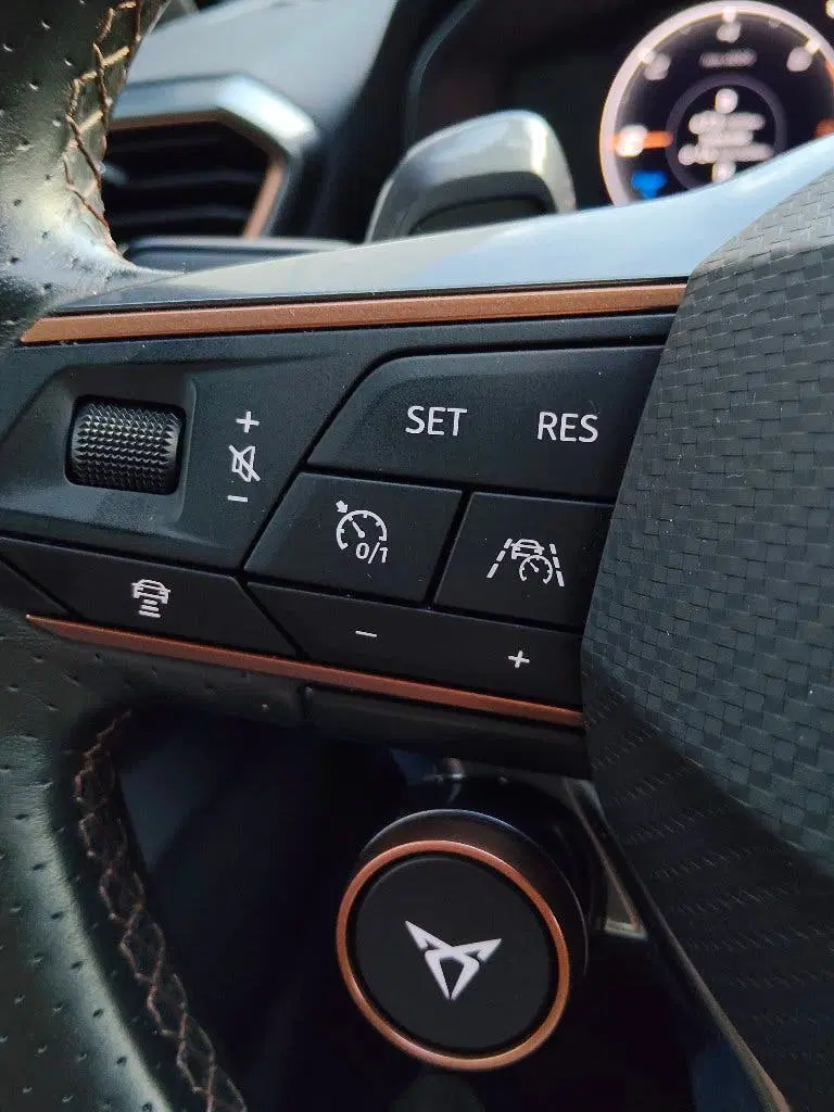 Cupra Leon e-Hybrid VZ uit 2022, foto 12