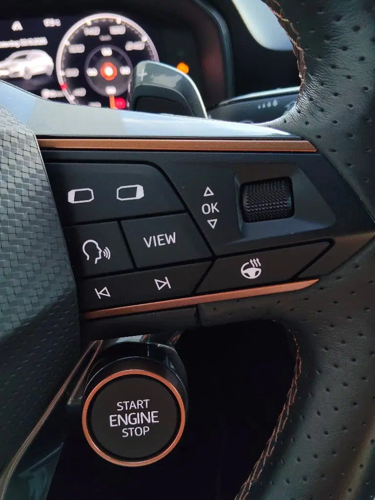 Cupra Leon e-Hybrid VZ uit 2022, foto 13