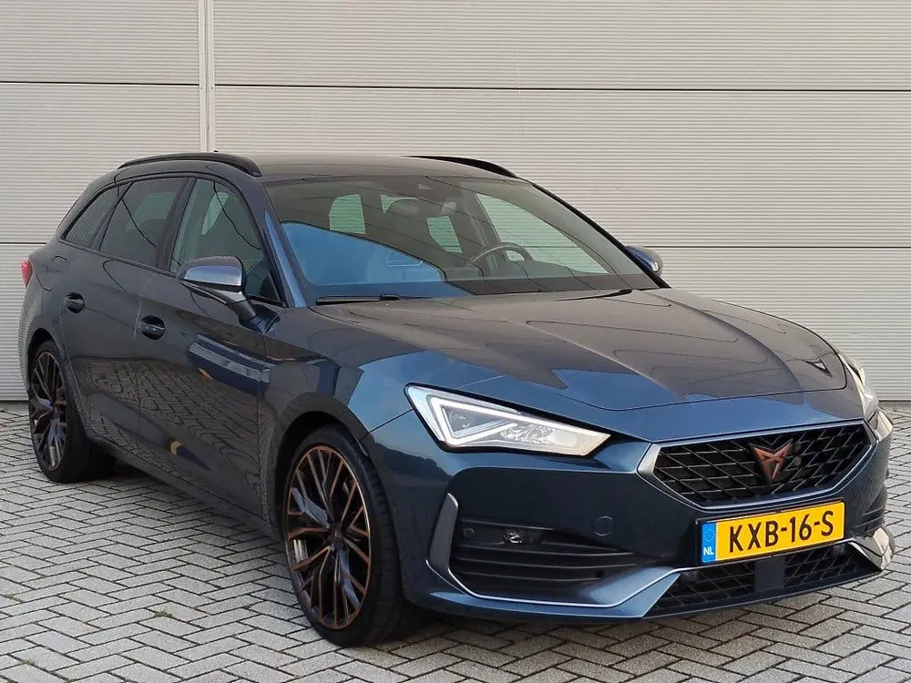 Cupra Leon e-Hybrid VZ uit 2022, foto 2