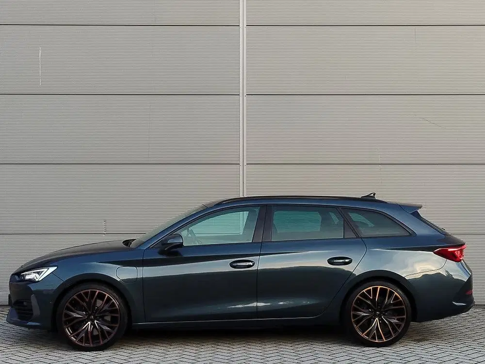 Cupra Leon e-Hybrid VZ uit 2022, foto 6