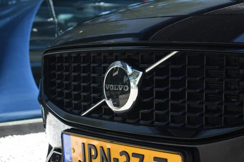 Volvo V60 T8 455pk AWD Plus Dark uit 2025, foto 10