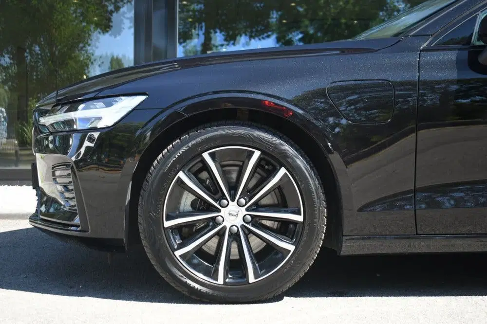 Volvo V60 T8 455pk AWD Plus Dark uit 2025, foto 5