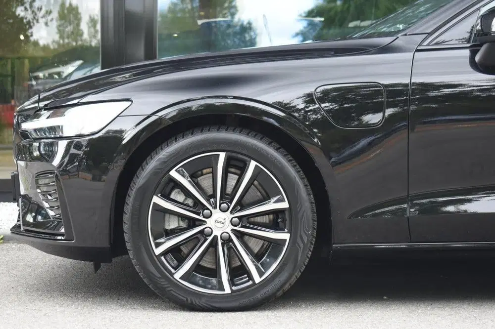 Volvo V60 T8 455Pk AWD Plus Dark uit 2025, foto 6