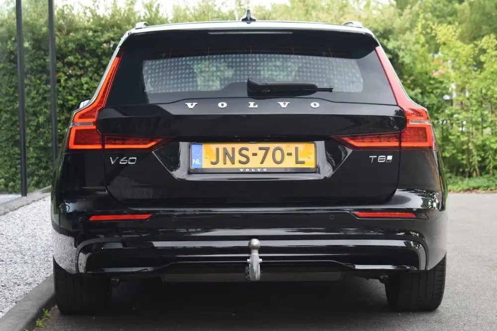 Volvo V60 T8 455Pk AWD Plus Dark uit 2025, foto 8