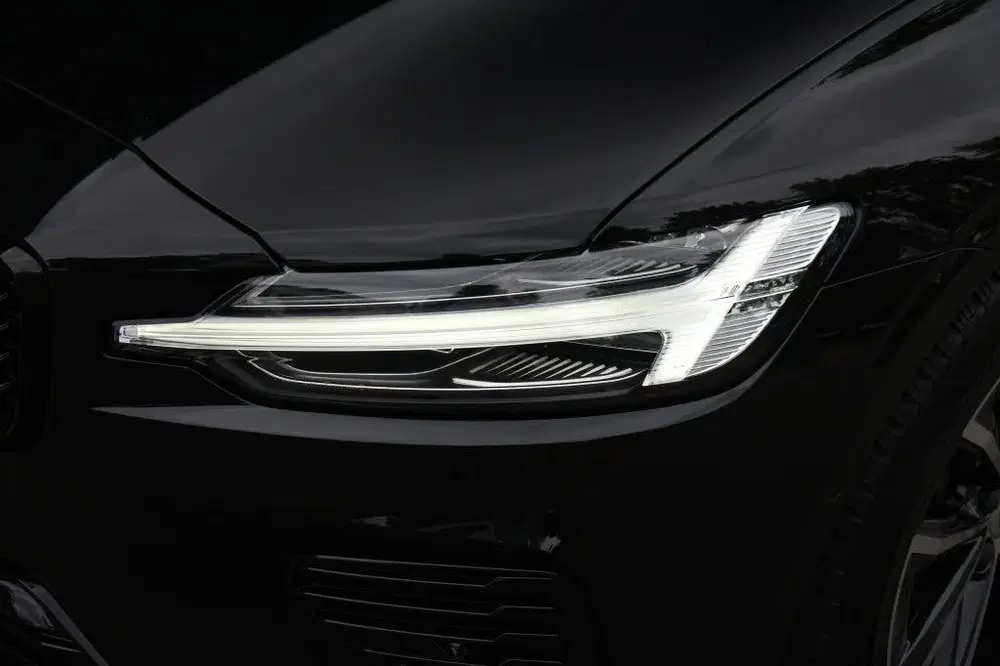 Volvo V60 T8 455Pk AWD Plus Dark uit 2025, foto 9