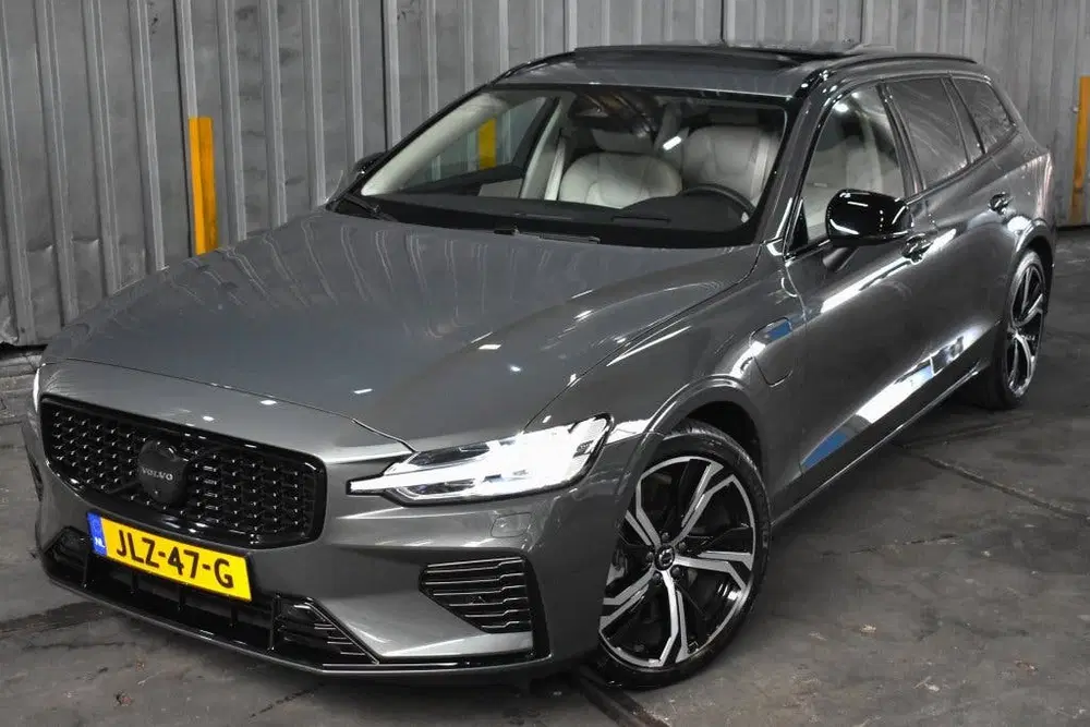 Volvo V60 T8 455PK AWD Ultra Dark uit 2025, foto 6