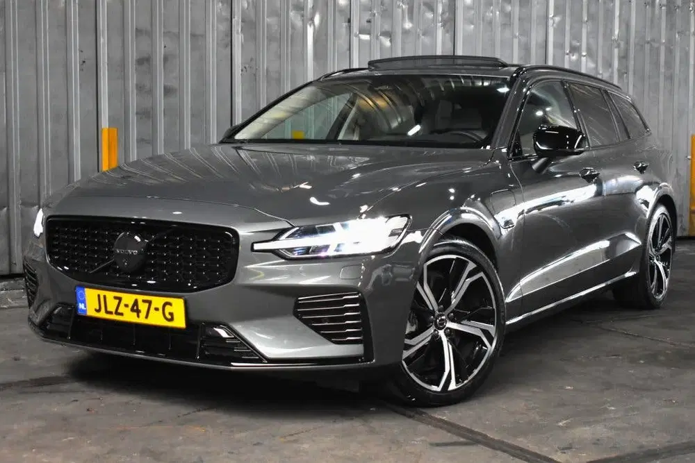 Volvo V60 T8 455PK AWD Ultra Dark uit 2025, foto 7