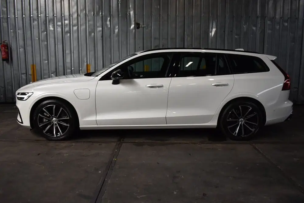 Volvo V60 T8 455PK AWD Plus Dark uit 2025, foto 8