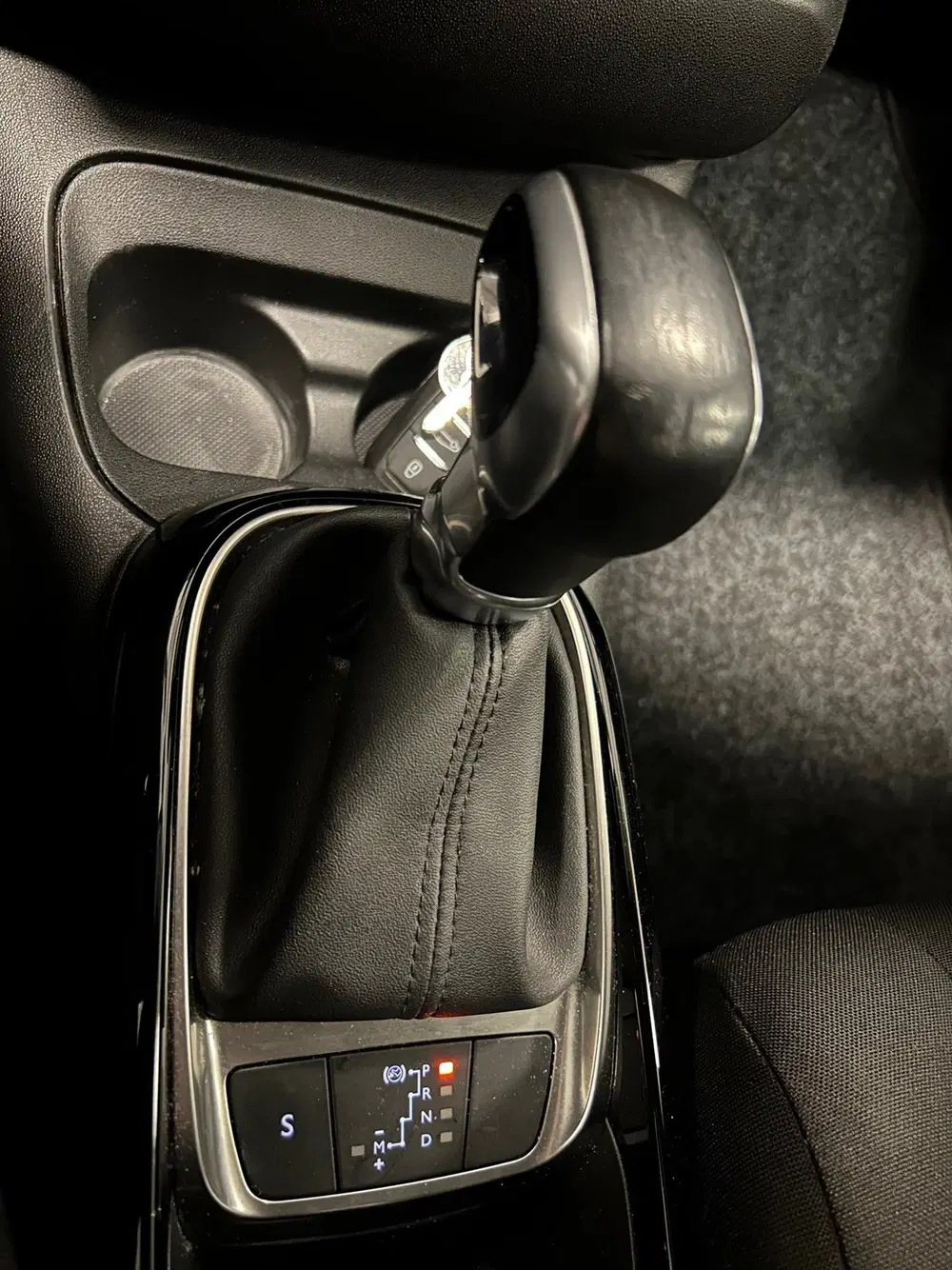Citroën C4 Cactus Citroen C4 Cactus 1.2 PureTech Shine Autom uit 2019, foto 13
