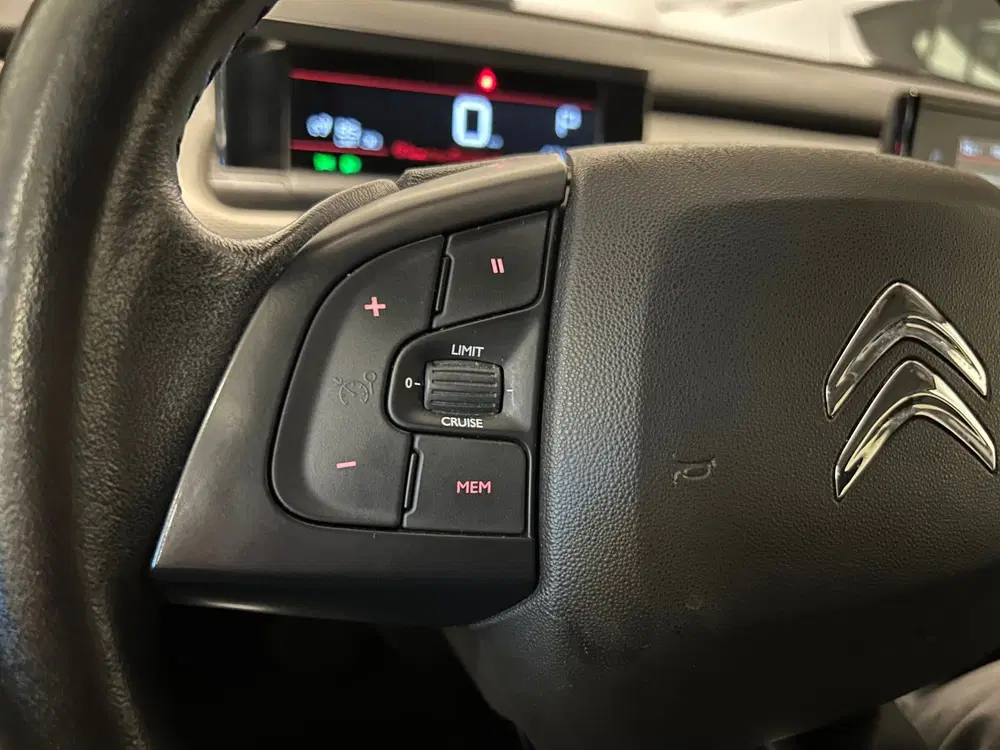 Citroën C4 Cactus Citroen C4 Cactus 1.2 PureTech Shine Autom uit 2019, foto 14