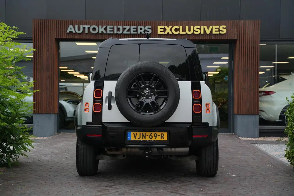 Land Rover Defender 2.0 D240 110 HSE Pano Grijs kenteken Per uit 2020, foto 11
